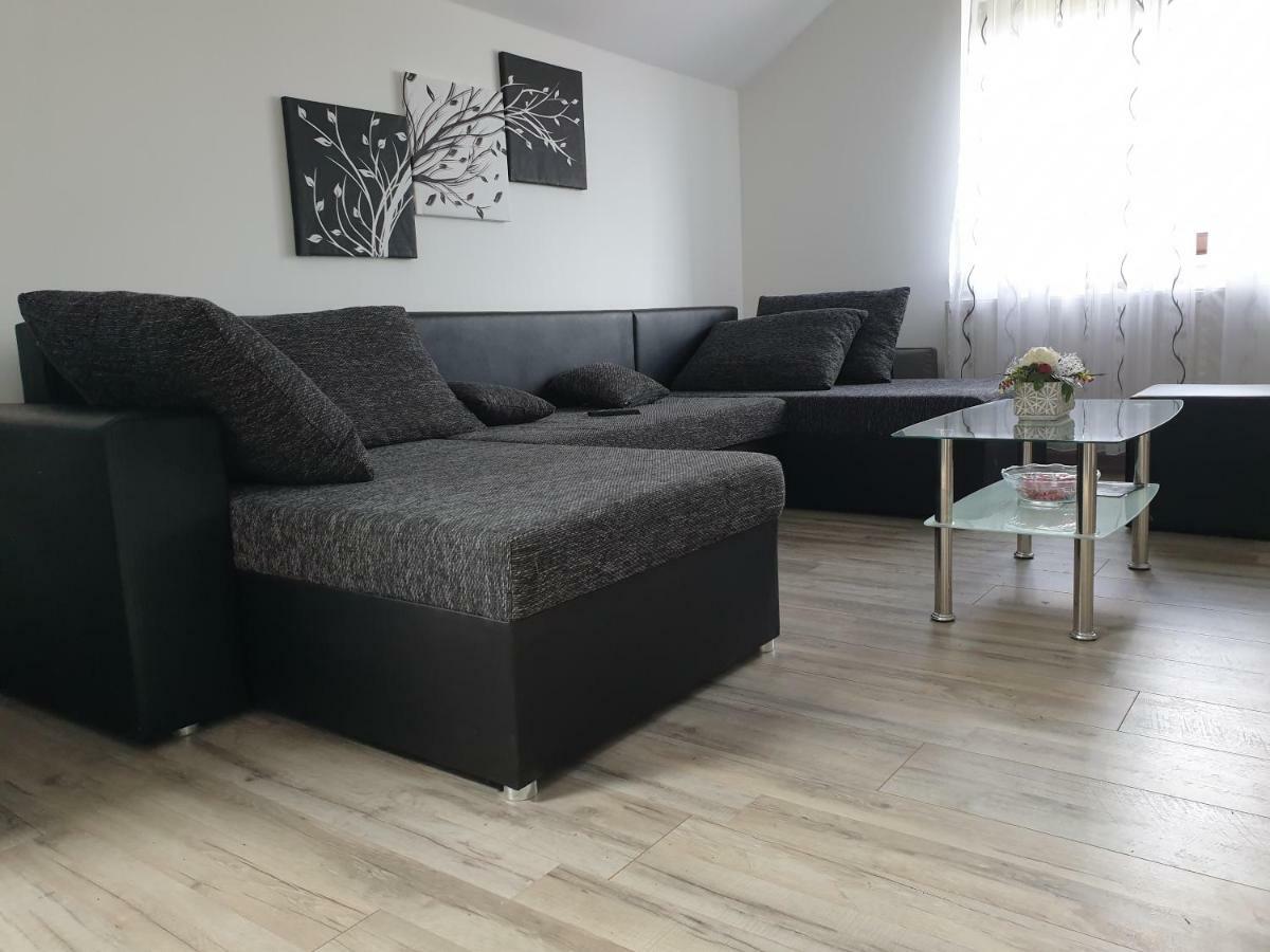 Apartman Majetic Otocac Exterior photo